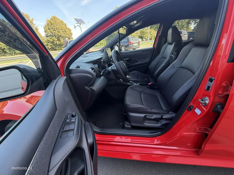 Toyota Yaris XP210 9