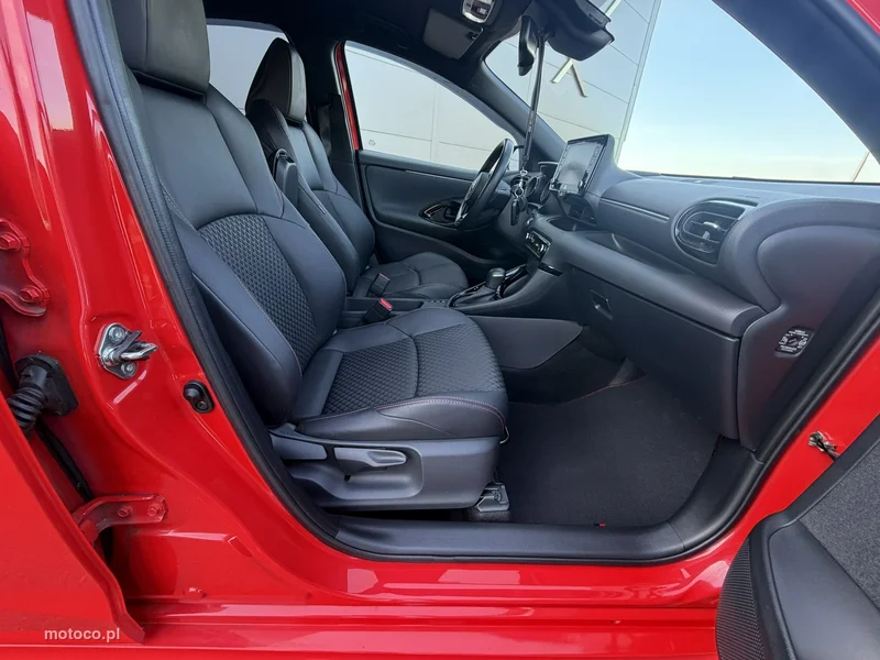 Toyota Yaris XP210 10
