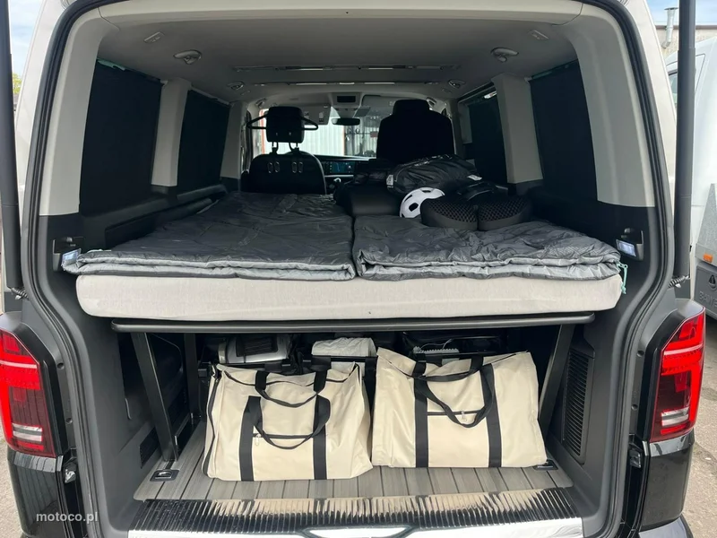Volkswagen Multivan 11