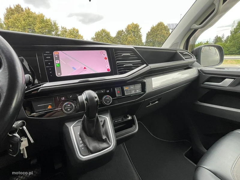 Volkswagen Multivan 17