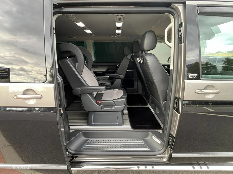 Volkswagen Multivan 8
