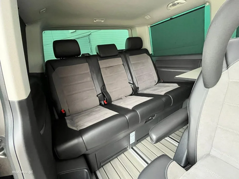Volkswagen Multivan 10