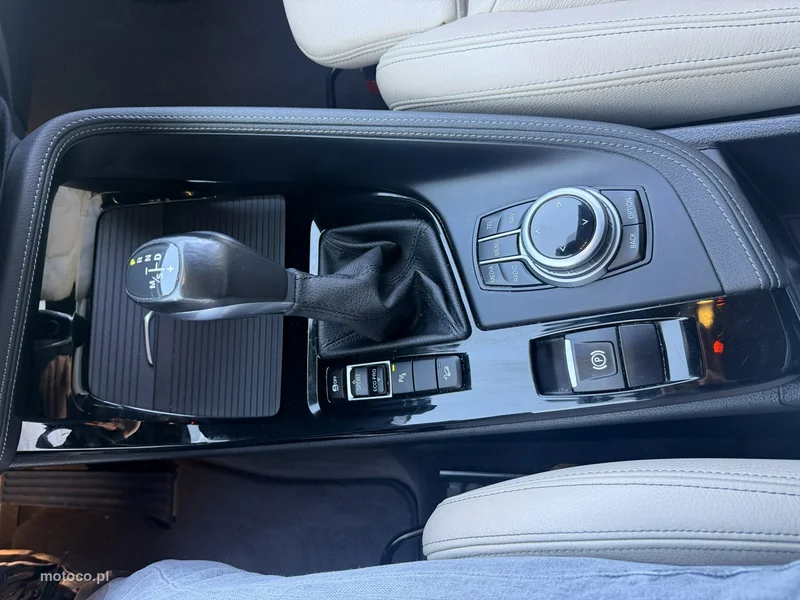 BMW X1 F48 21