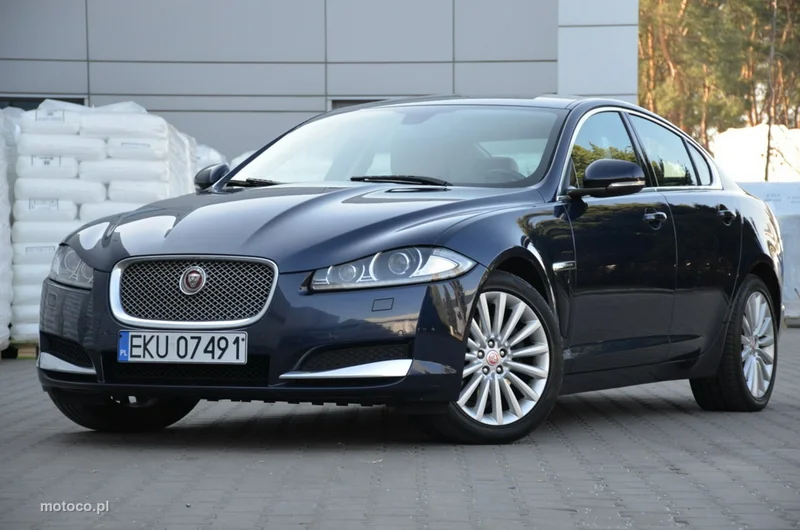 Jaguar XF 17