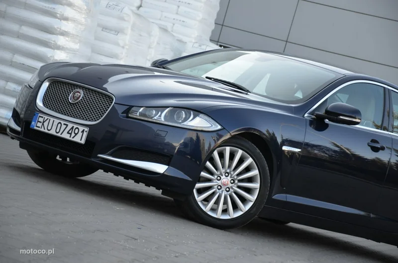 Jaguar XF 19