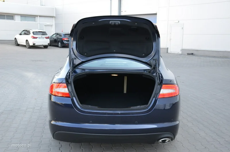 Jaguar XF 4