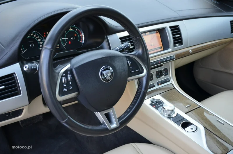 Jaguar XF 31