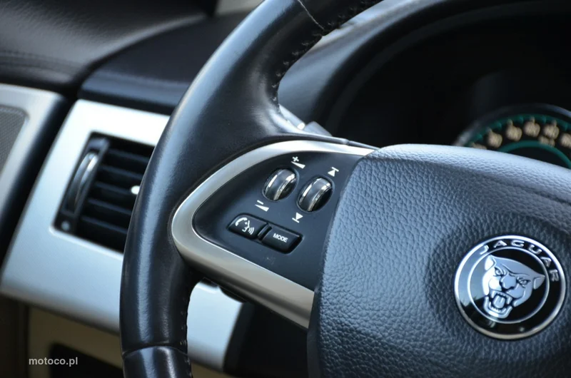 Jaguar XF 39