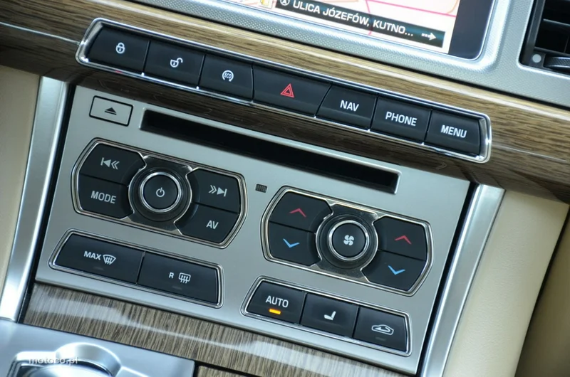 Jaguar XF 42