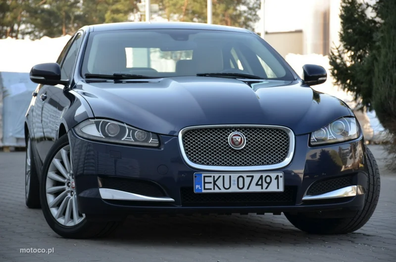 Jaguar XF 8