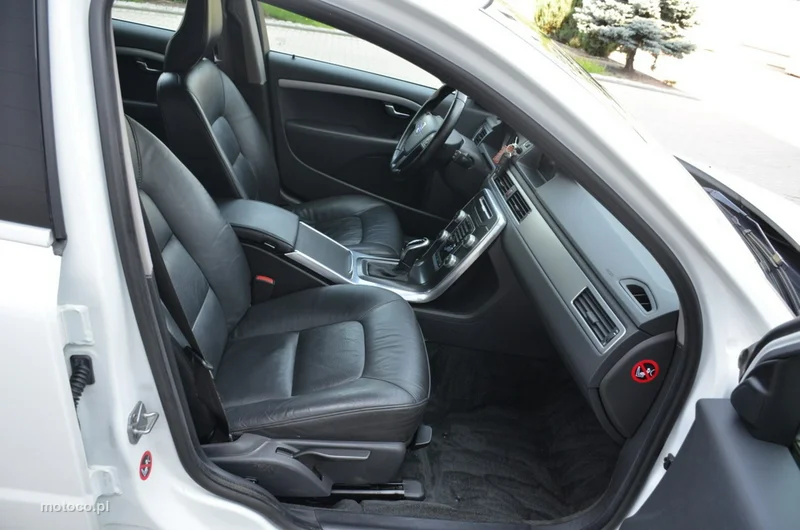 Volvo V70 28