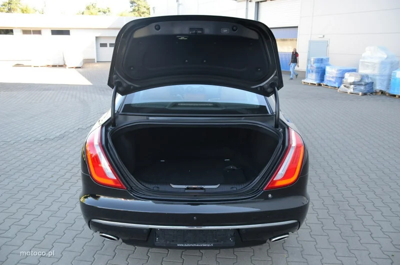 Jaguar XJ 2