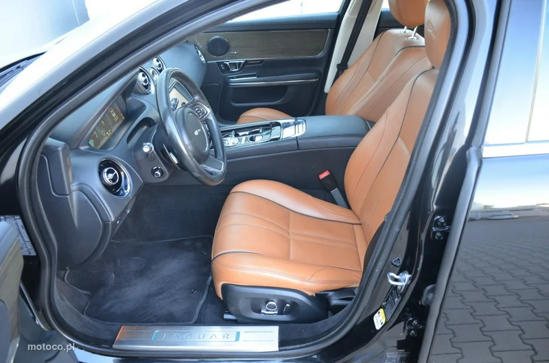 Jaguar XJ 28