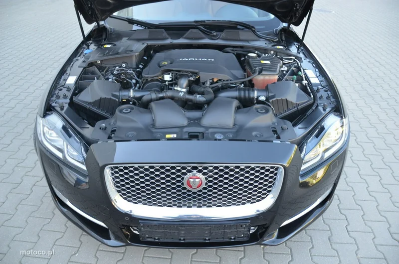 Jaguar XJ 7