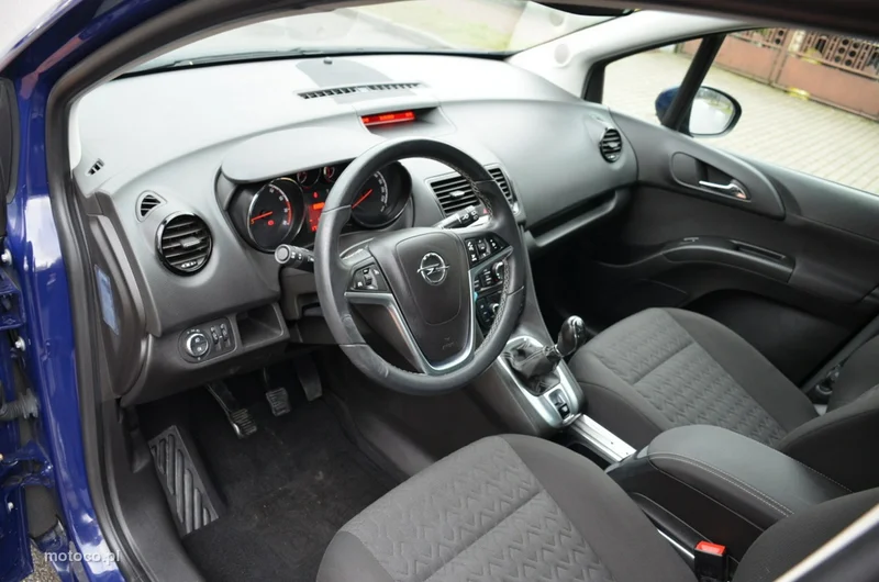 Opel Meriva B 22