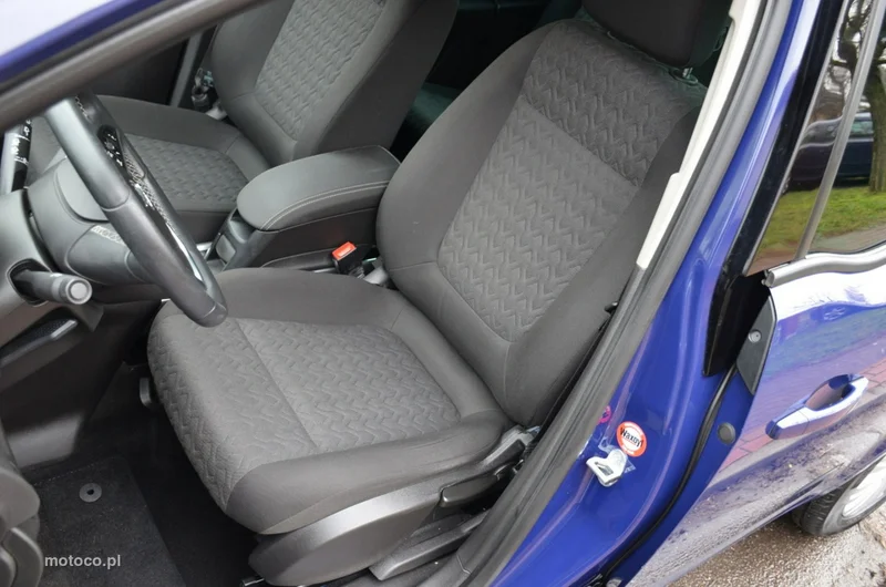 Opel Meriva B 23