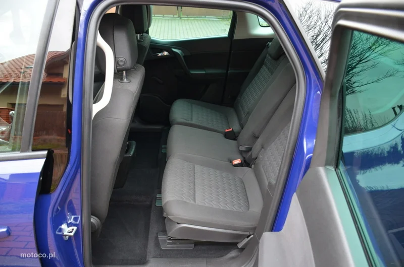 Opel Meriva B 24