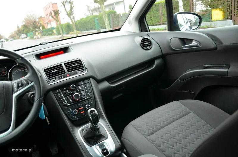 Opel Meriva B 27