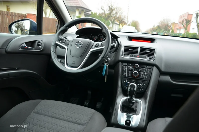 Opel Meriva B 28