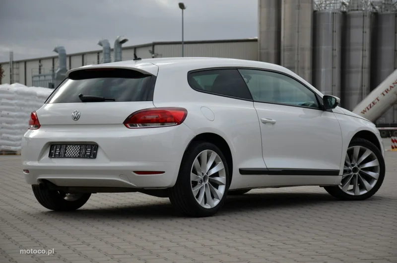 Volkswagen Scirocco III 18