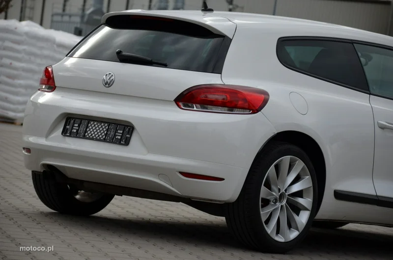Volkswagen Scirocco III 19