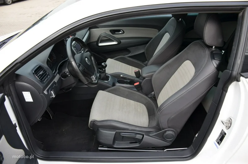 Volkswagen Scirocco III 21