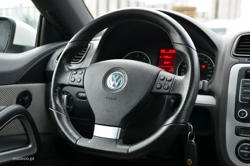 Volkswagen Scirocco III 29