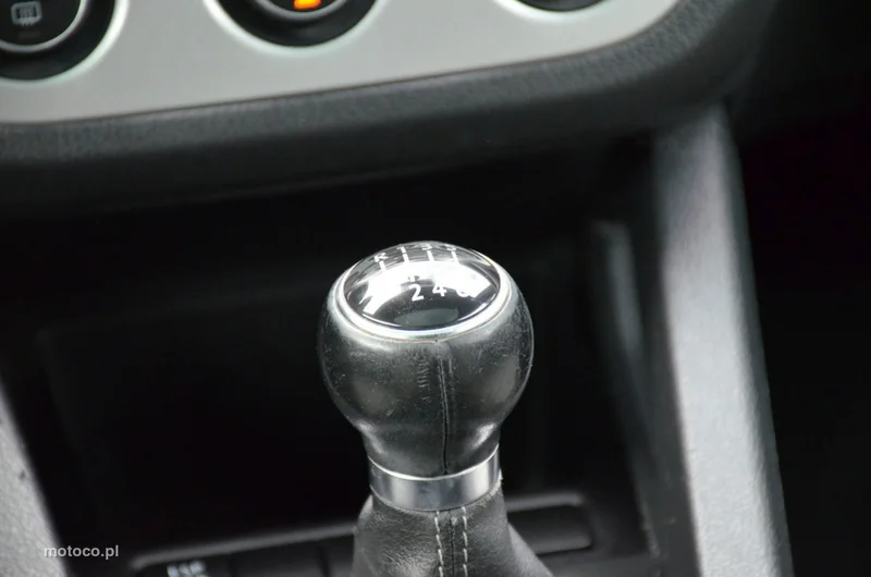 Volkswagen Scirocco III 34