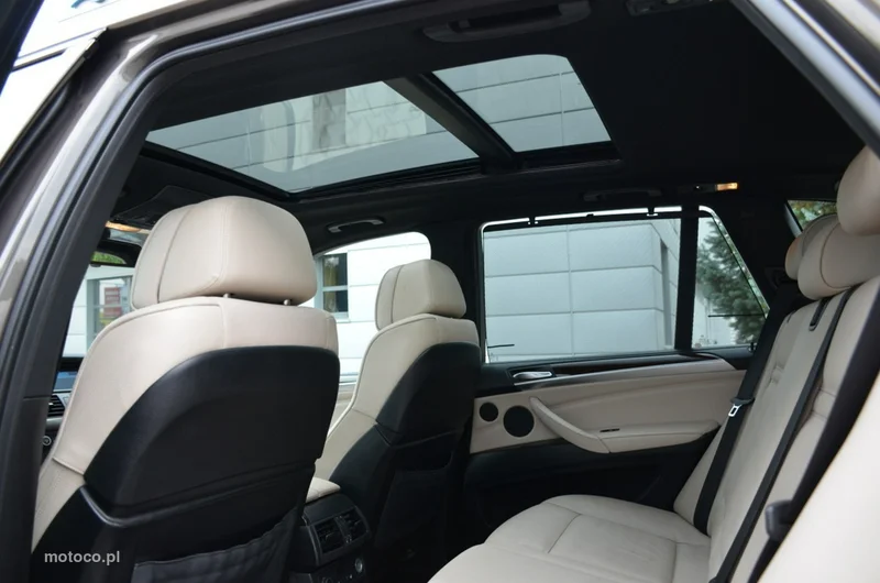 BMW X5 E70 28