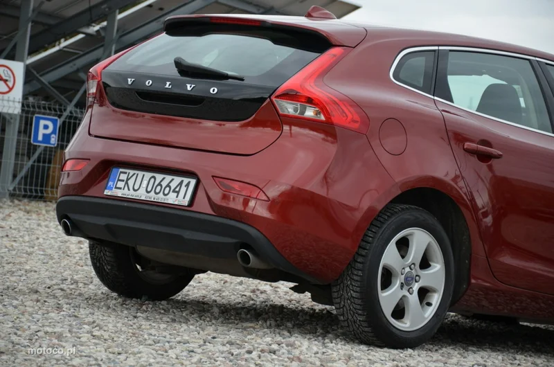 Volvo V40 13