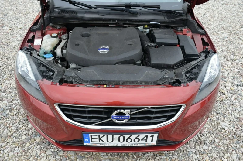 Volvo V40 19