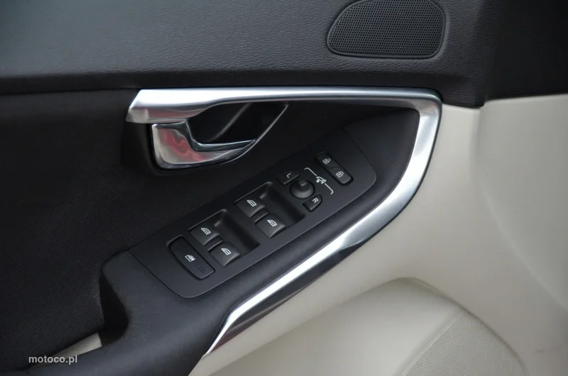 Volvo V40 22