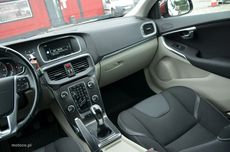 Volvo V40 29