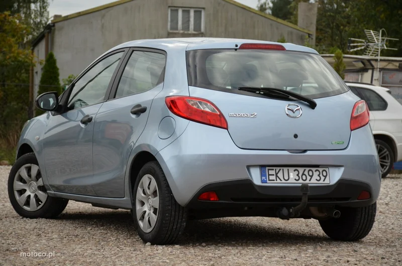 Mazda 2 13