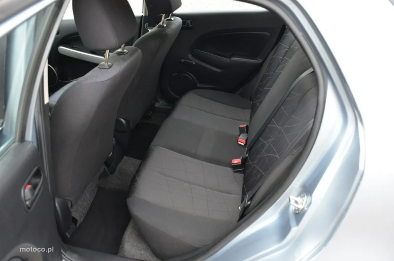 Mazda 2 25