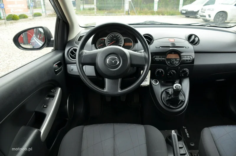 Mazda 2 27