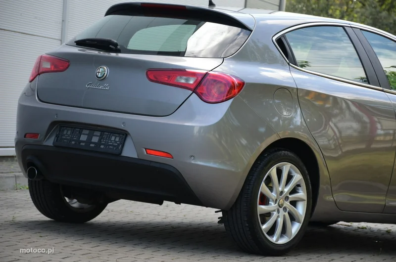 Alfa Romeo Giulietta 12