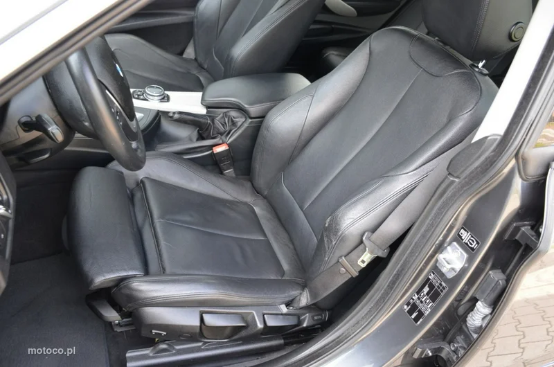 BMW Seria 3 F30 3GT 25
