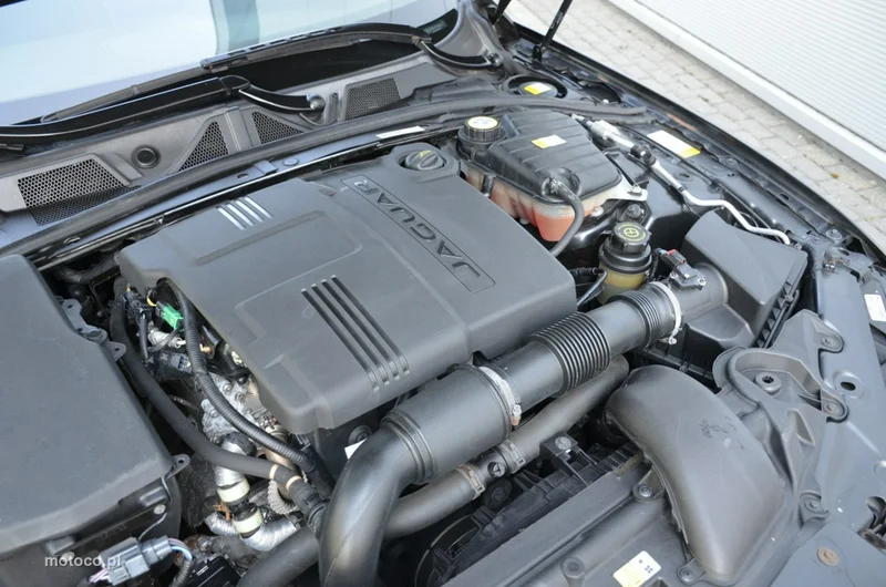 Jaguar XF 17