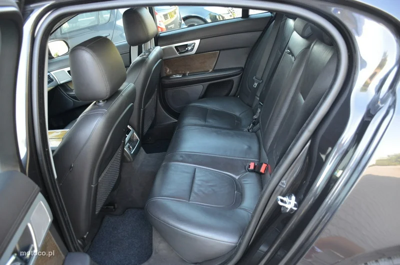 Jaguar XF 24