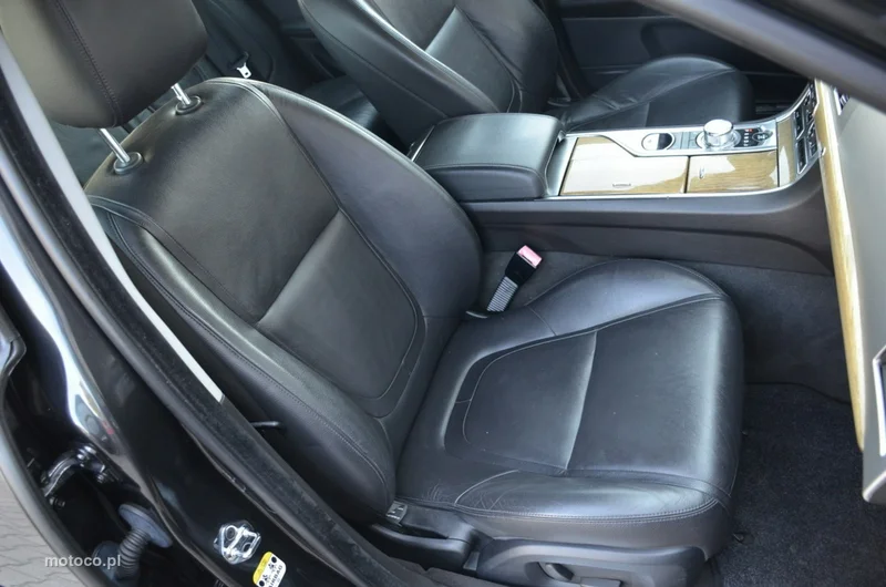 Jaguar XF 25