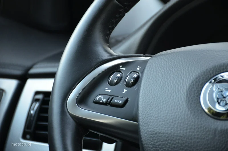 Jaguar XF 30