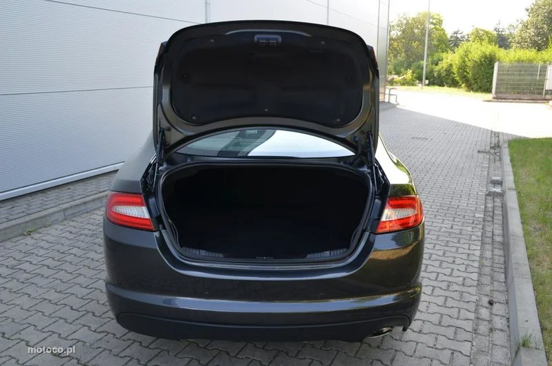Jaguar XF 8