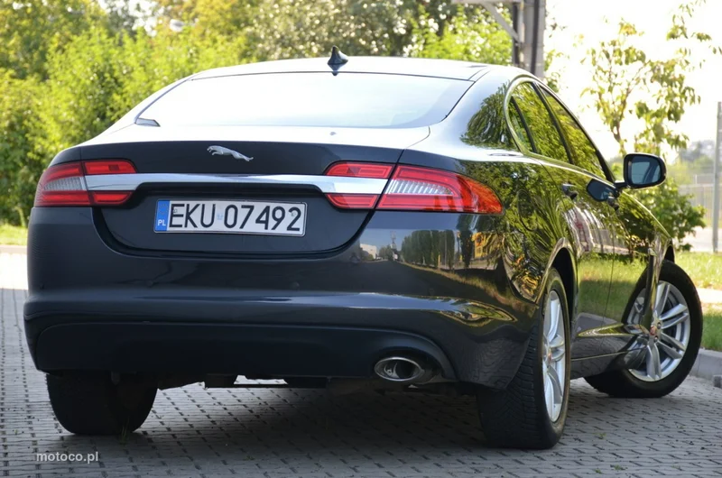 Jaguar XF 9