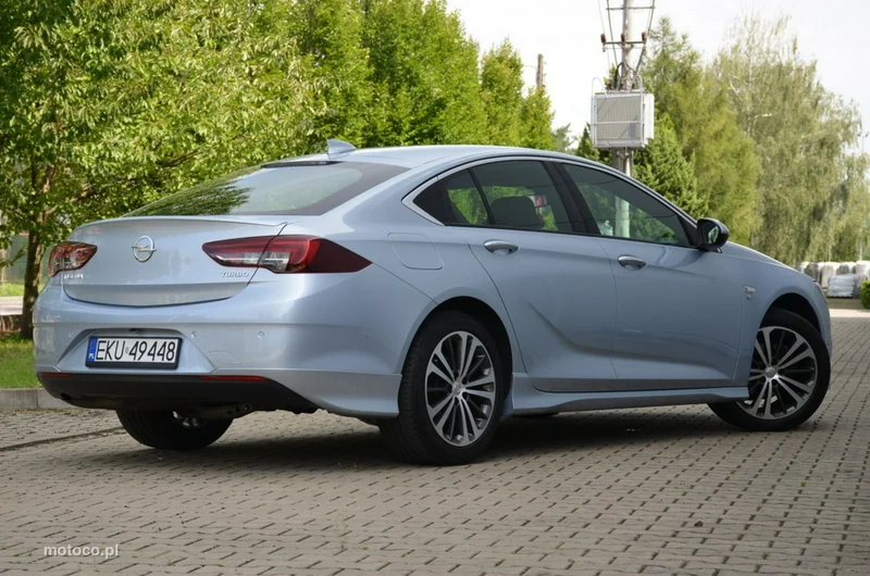 Opel Insignia B 11
