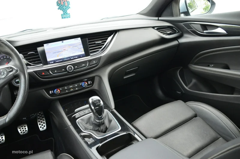 Opel Insignia B 28