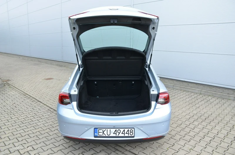 Opel Insignia B 8