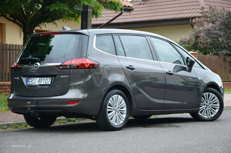 Opel Zafira C Tourer 11