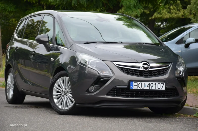 Opel Zafira C Tourer 13