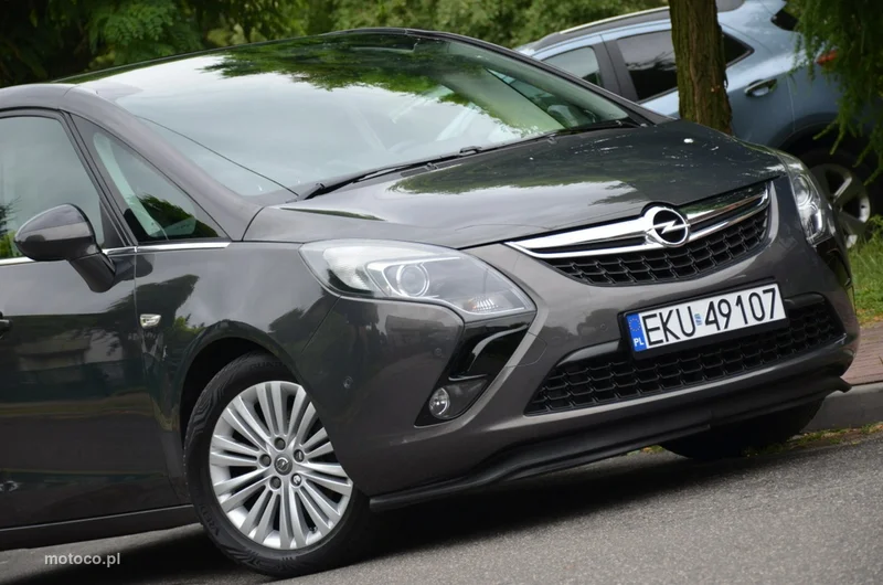 Opel Zafira C Tourer 15